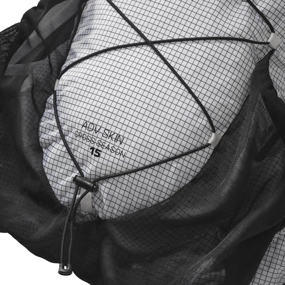 WHITE / BLACK
