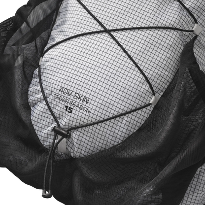 WHITE / BLACK